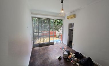 Departamento de 2 Ambientes con patio en el centro de San Isidro