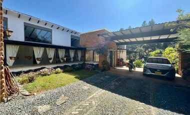 Casa En Arriendo en Envigado Alto de Palmas