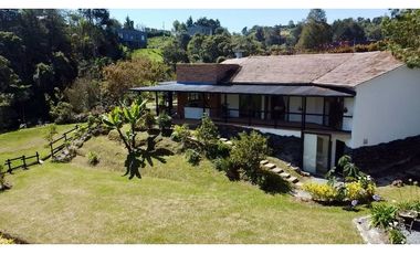 Casa En Arriendo en Envigado Alto de Palmas