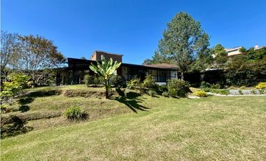 Casa En Arriendo en Envigado Alto de Palmas