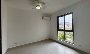 CASA EN VENTA WOODLANDS PANAM PACFICO