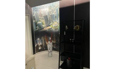 Se Alquila Oficinia Amueblada en Avenida Balboa