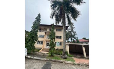 SEA CONFIABLE VENDE ESPACIOSA CASA CON PISCINA EN ALBROOK