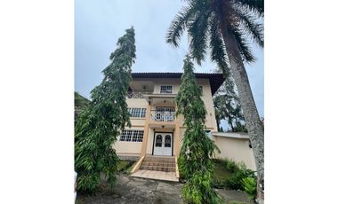SEA CONFIABLE VENDE ESPACIOSA CASA CON PISCINA EN ALBROOK