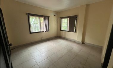 SEA CONFIABLE VENDE ESPACIOSA CASA CON PISCINA EN ALBROOK