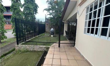 SEA CONFIABLE VENDE ESPACIOSA CASA CON PISCINA EN ALBROOK