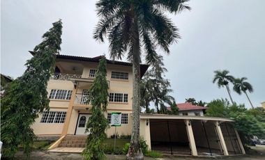 SEA CONFIABLE VENDE ESPACIOSA CASA CON PISCINA EN ALBROOK