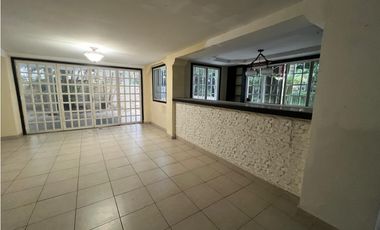 SEA CONFIABLE VENDE ESPACIOSA CASA CON PISCINA EN ALBROOK
