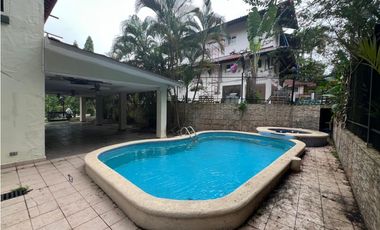 SEA CONFIABLE VENDE ESPACIOSA CASA CON PISCINA EN ALBROOK