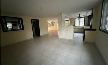 SEA CONFIABLE VENDE ESPACIOSA CASA CON PISCINA EN ALBROOK