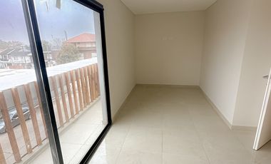Duplex 3 amb con jardin moderno Villa Primera