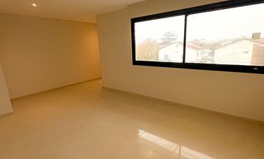 Duplex 3 amb con jardin moderno Villa Primera