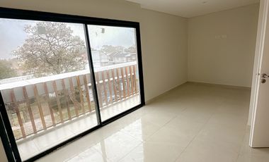 Duplex 3 amb con jardin moderno Villa Primera