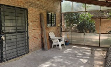 CASA EN ARROYO LEYES CERCANO AL RIO