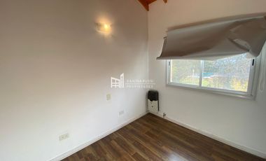 Casa en alquiler de 3 dormitorios c/ cochera en Matheu