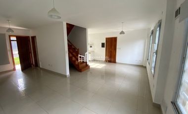 Casa en alquiler de 3 dormitorios c/ cochera en Matheu