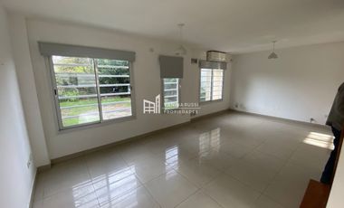 Casa en alquiler de 3 dormitorios c/ cochera en Matheu