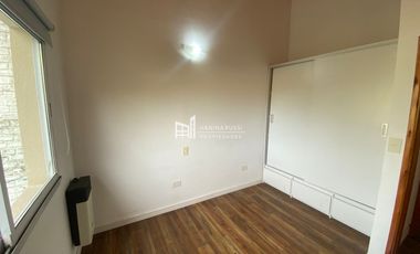 Casa en alquiler de 3 dormitorios c/ cochera en Matheu