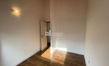 Casa en alquiler de 3 dormitorios c/ cochera en Matheu