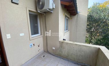 Casa en alquiler de 3 dormitorios c/ cochera en Matheu