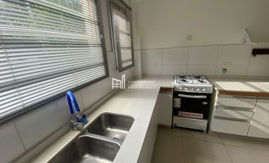 Casa en alquiler de 3 dormitorios c/ cochera en Matheu