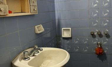 Casa con Departamento en venta en Lanus Oeste