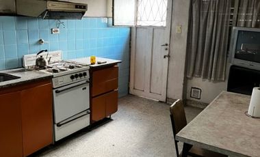 Casa con Departamento en venta en Lanus Oeste