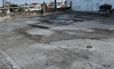 Casa con Departamento en venta en Lanus Oeste