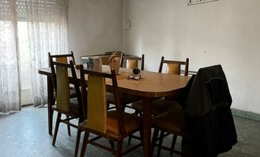 Casa con Departamento en venta en Lanus Oeste