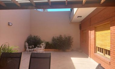 venta de casa 4 amb ramos mejia  c/patio