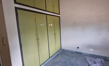 VENTA CASA A REFACCIONAR. APTA CREDITO. EN CAPITAL