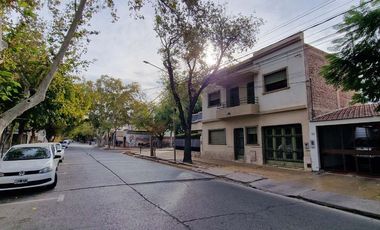 VENTA CASA A REFACCIONAR. APTA CREDITO. EN CAPITAL