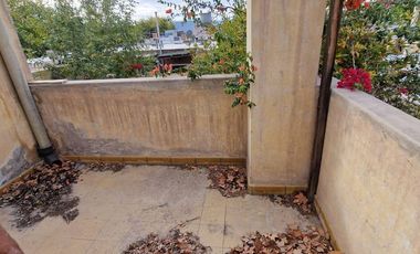 VENTA CASA A REFACCIONAR. APTA CREDITO. EN CAPITAL