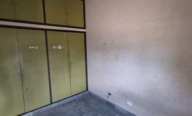VENTA CASA A REFACCIONAR. APTA CREDITO. EN CAPITAL