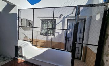 ALQUILO CASA 2 DORMITORIOS EN CALLE VICTORIA $350.000 FINAL