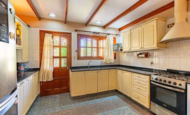 CASA EN VENTA CAPITAN BERMUDEZ 3 DORMITORIOS