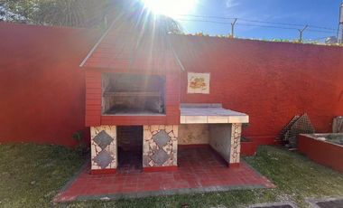 CASA 3 AMBIENTES CON JARDIN Y PILETA CASANOVA