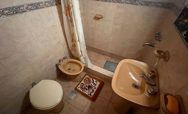 CASA 3 AMBIENTES CON JARDIN Y PILETA CASANOVA