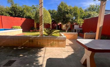 CASA 3 AMBIENTES CON JARDIN Y PILETA CASANOVA