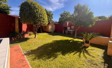 CASA 3 AMBIENTES CON JARDIN Y PILETA CASANOVA