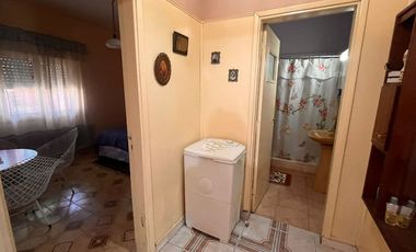 CASA 3 AMBIENTES CON JARDIN Y PILETA CASANOVA
