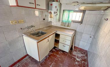 VENTA CASA A RECICLAR 2 AMB, BARRIO AEROPARQUE