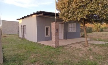 VENTA CASA A ESTRENAR CON PILETA EN SAUCE