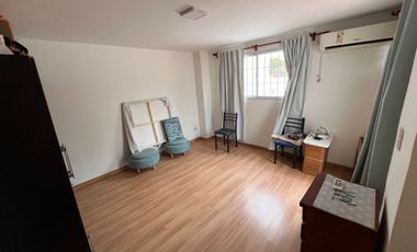 Alquiler casa 4 dormitorios en 5ta sección