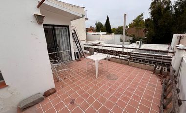 Alquiler casa 4 dormitorios en 5ta sección