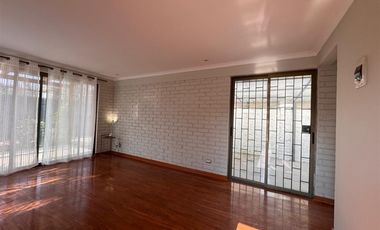 Casa en Arriendo en hernando de magallanes con colon