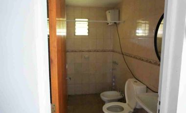 RE/MAX VENDE CASA EN  SANTO TOMÉ CON PATIO.