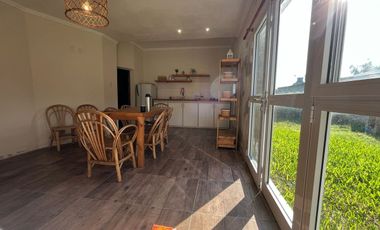 CASA MODERNA 1 DORM+JARDIN EN SAUCE VIEJO