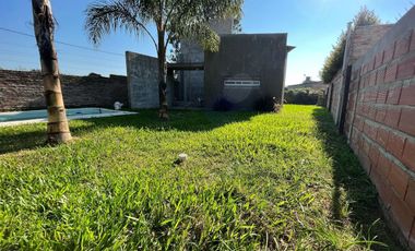 CASA MODERNA 1 DORM+JARDIN EN SAUCE VIEJO