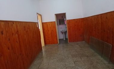 BÂ° SAN RAFAEL: ALQUILO HERMOSA CASA DE 2/3 DORMITORIOS CON PATIO Y COCHERA DOBLE